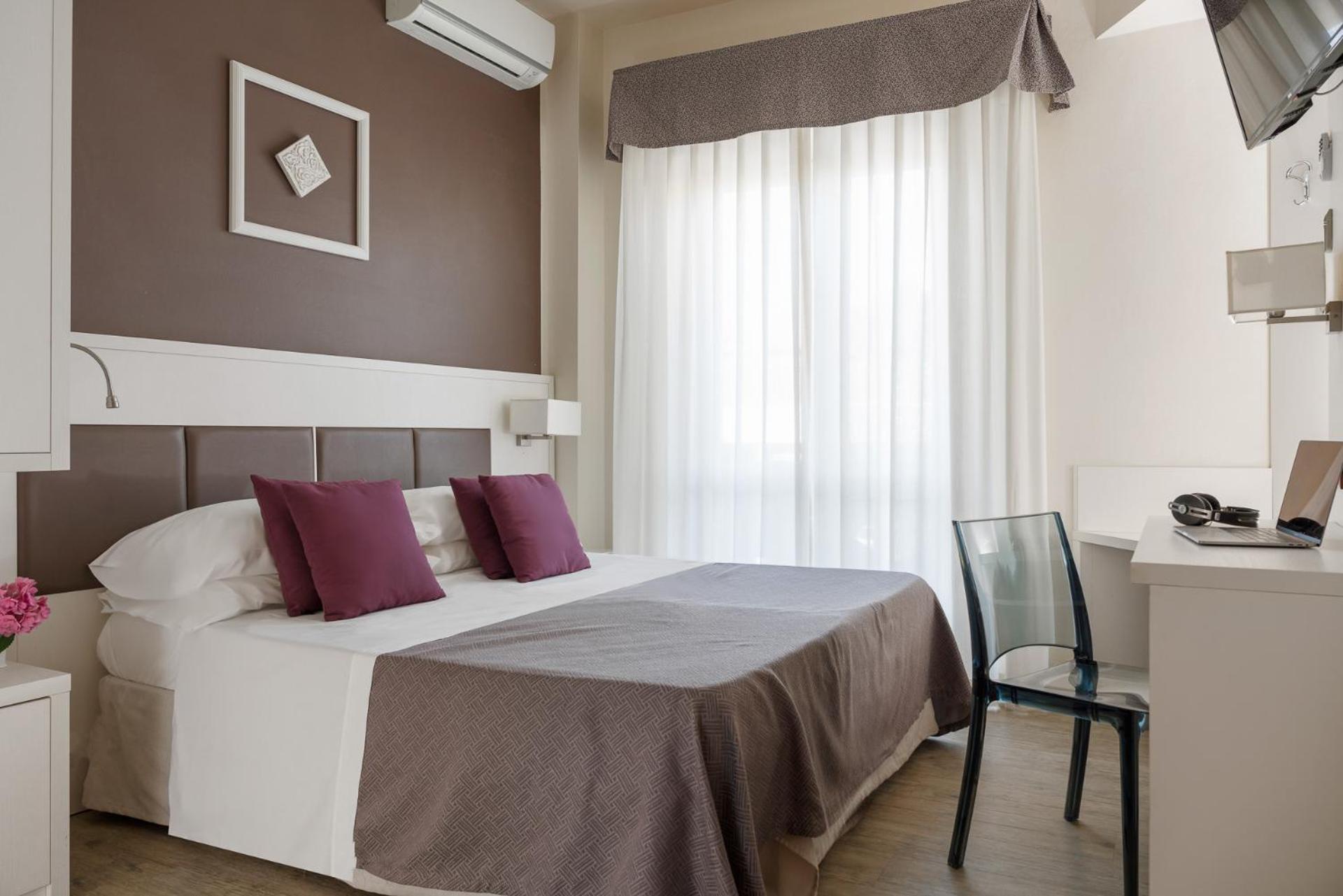 Hotel Azzurra مارينا دي بييتراسانْت المظهر الخارجي الصورة