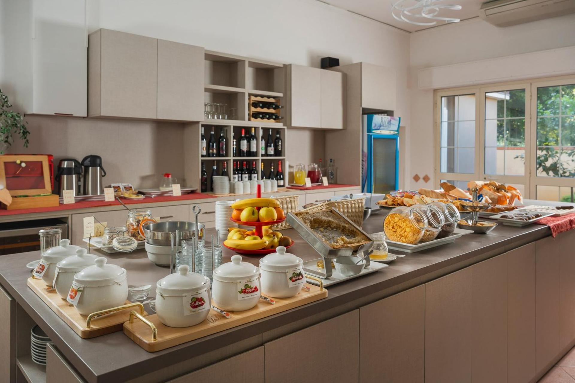 Hotel Azzurra مارينا دي بييتراسانْت المظهر الخارجي الصورة