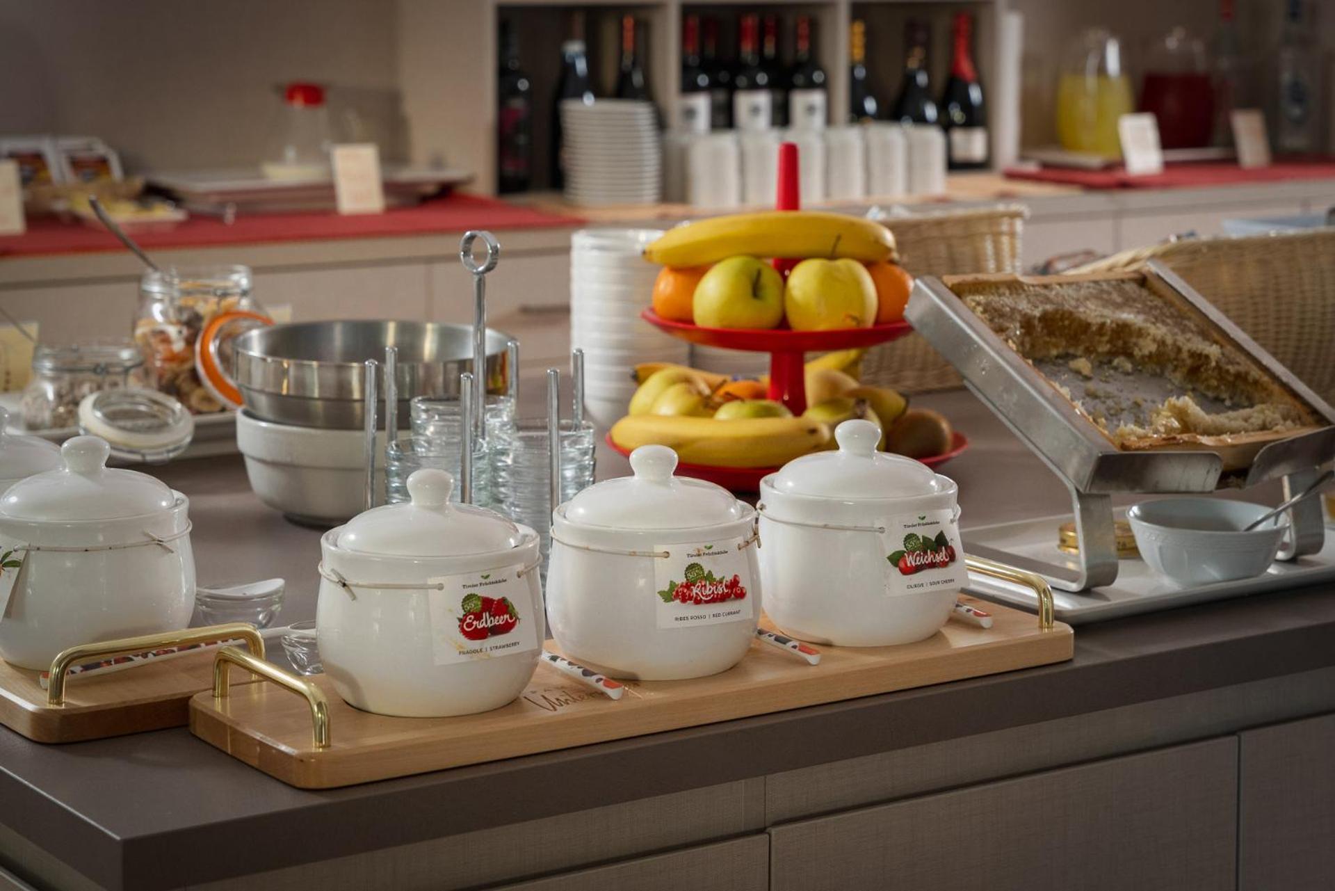 Hotel Azzurra مارينا دي بييتراسانْت المظهر الخارجي الصورة