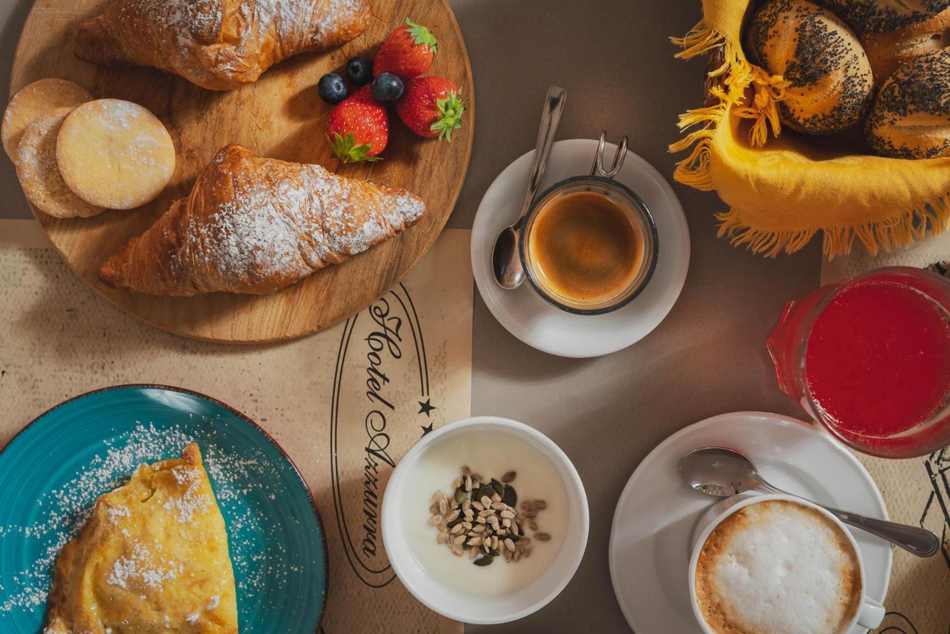 Hotel Azzurra مارينا دي بييتراسانْت المظهر الخارجي الصورة