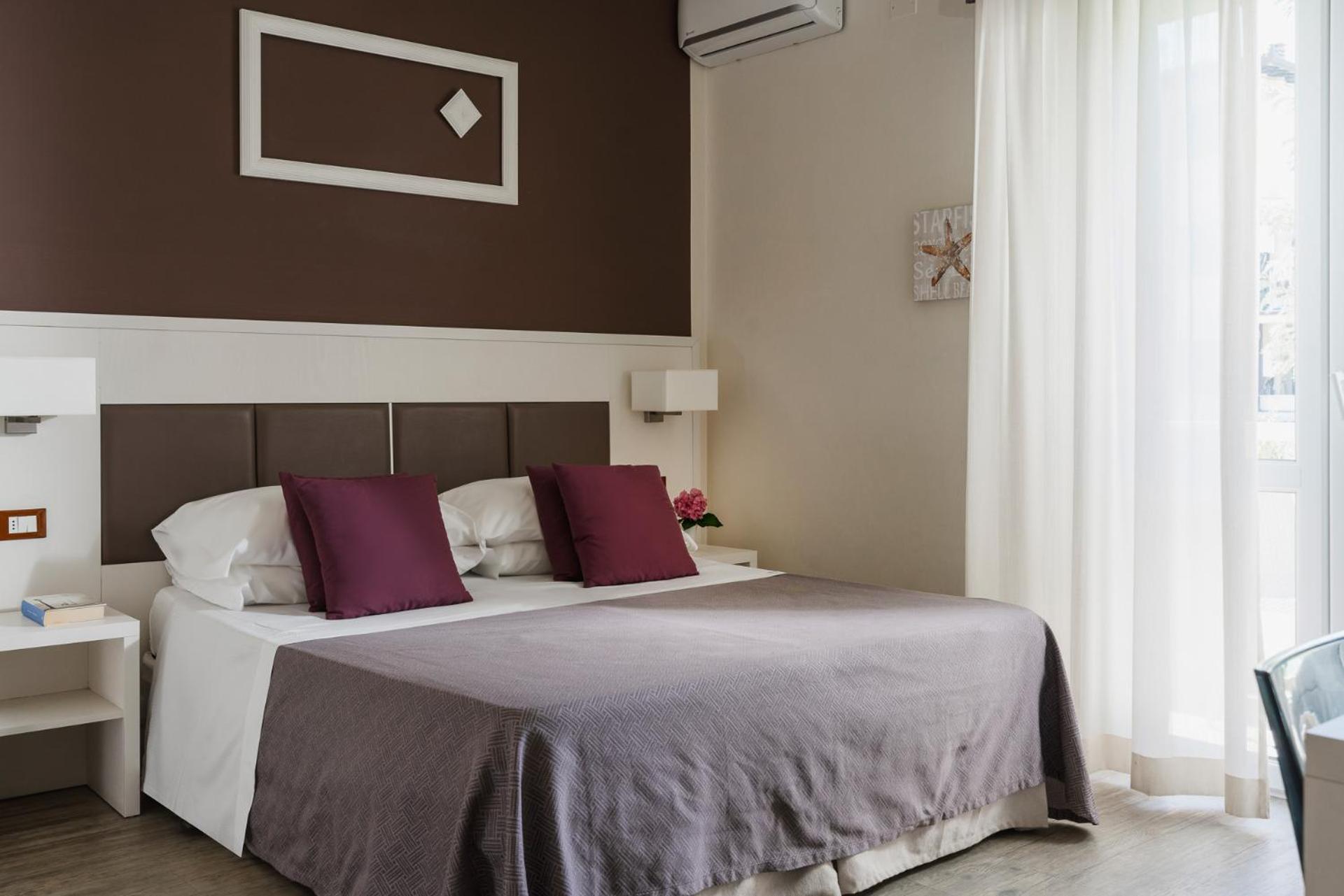 Hotel Azzurra مارينا دي بييتراسانْت المظهر الخارجي الصورة