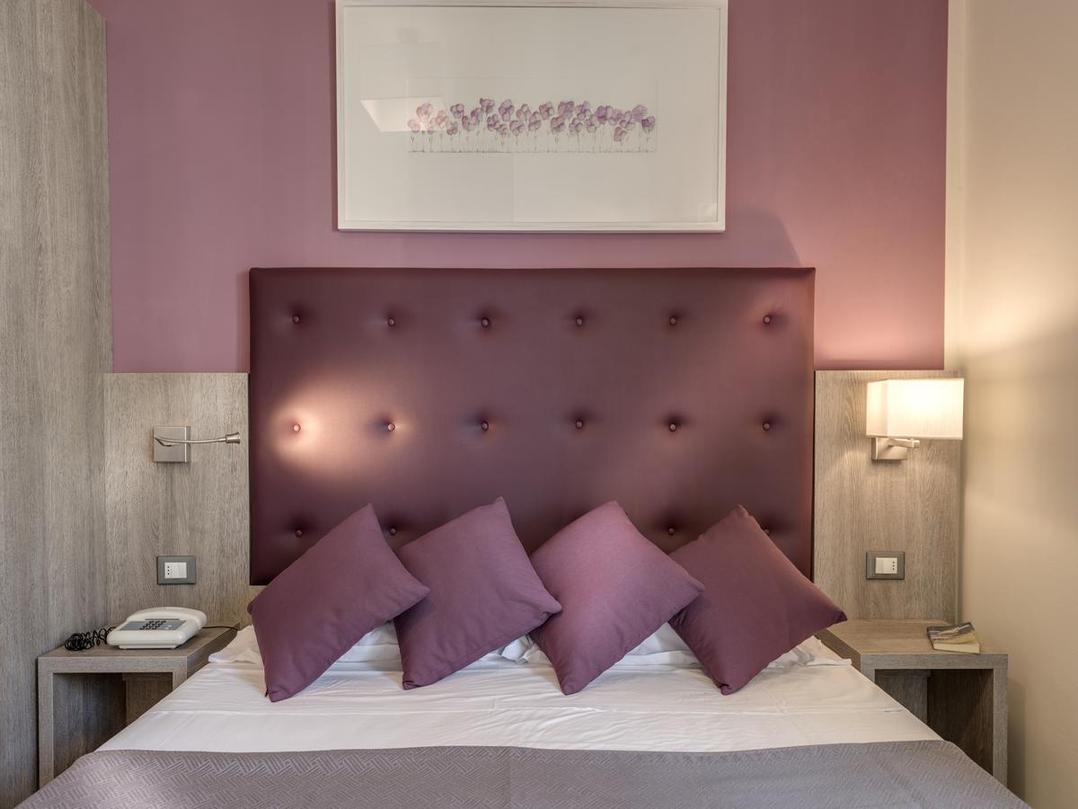 Hotel Azzurra مارينا دي بييتراسانْت المظهر الخارجي الصورة