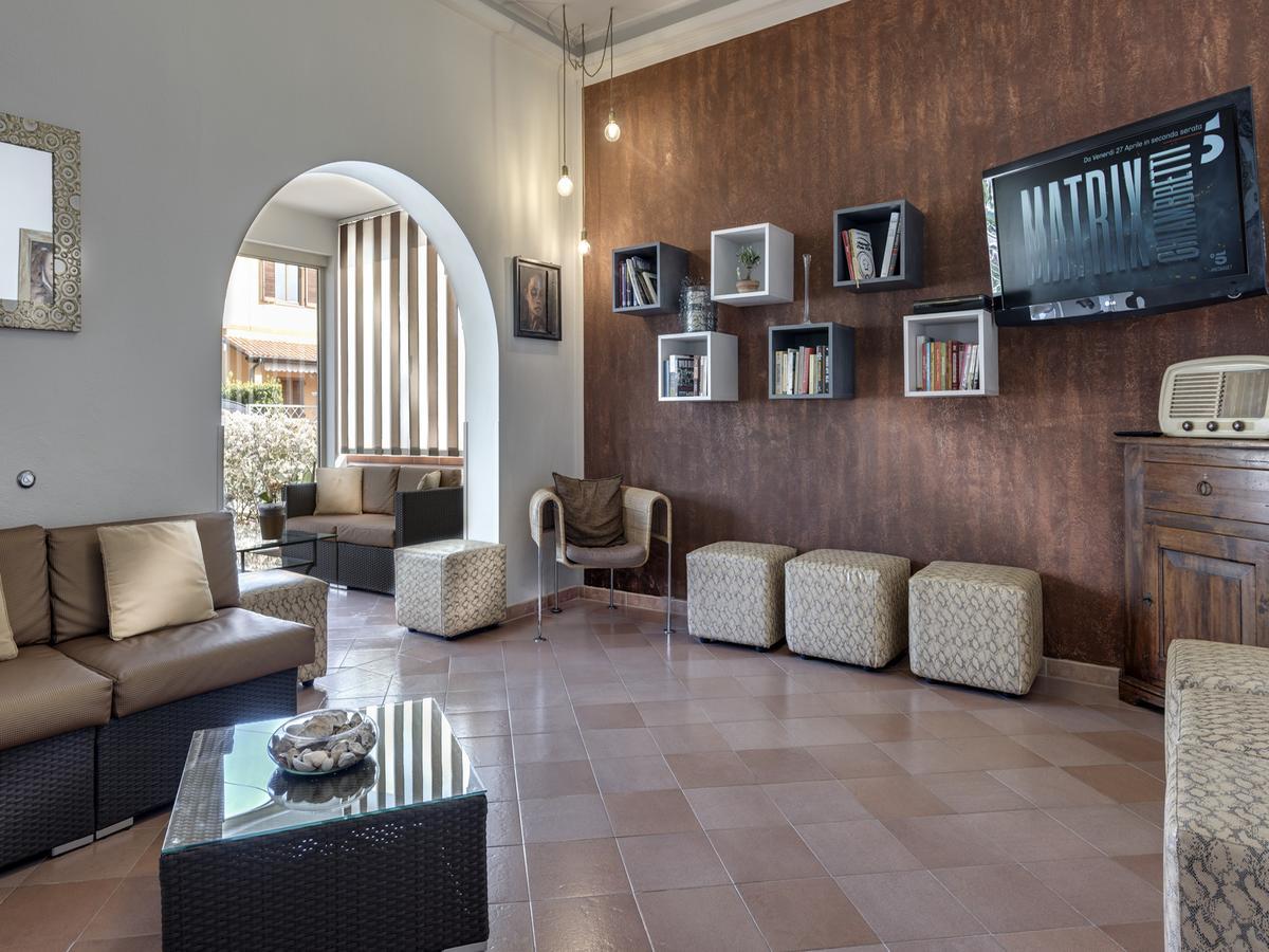 Hotel Azzurra مارينا دي بييتراسانْت المظهر الخارجي الصورة