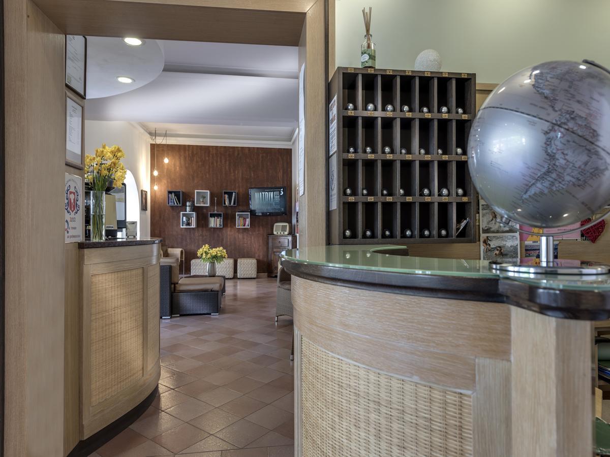 Hotel Azzurra مارينا دي بييتراسانْت المظهر الخارجي الصورة